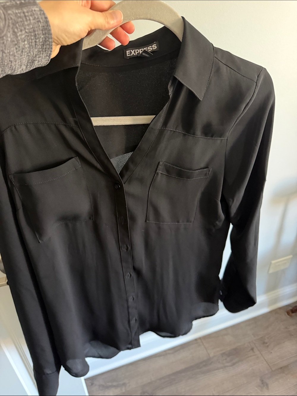 Express women’s Black Long-Sleeve Button-Down Shirt